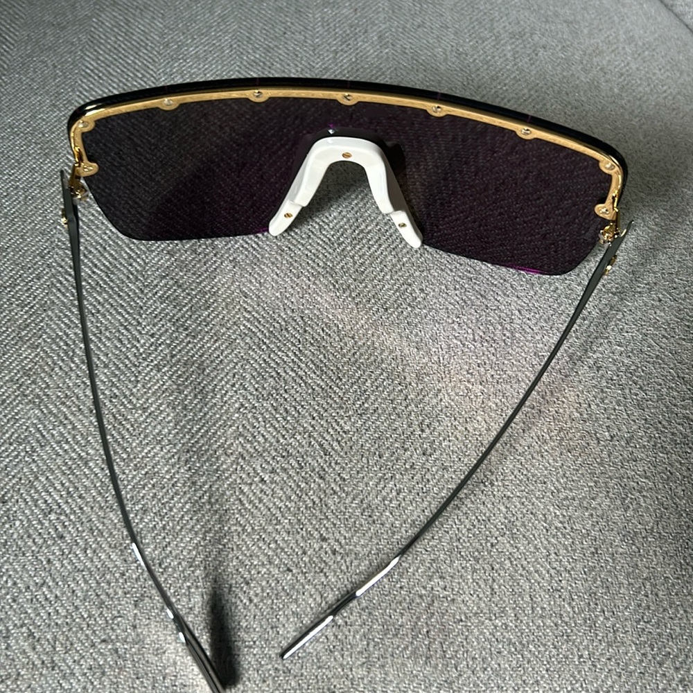 Gucci 99mm shield sunglasses - Picture 10 of 16